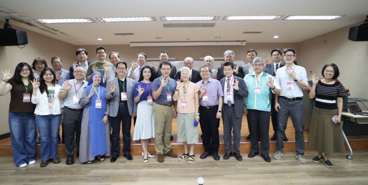 三聯盟（中華民國兒童健康聯盟・全國婦兒團體聯盟・國教行動聯盟）兒家署組織法三讀聯合記者會後合影